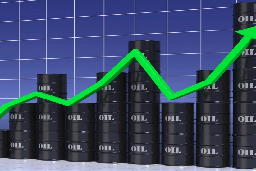 Цена на нефть в Токио обновила трехлетний максимум