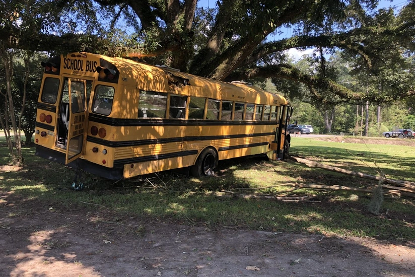 11-year-old boy flees Baton Rouge Police in stolen school bus