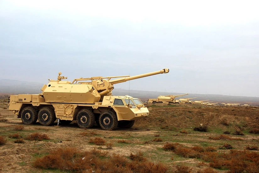 Azərbaycan Ordusu DANA özüyeriyən artilleriya qurğularından praktiki atışlar icra edib - VİDEO