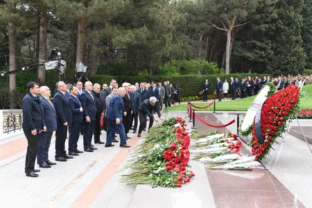 Dövlət Komitəsində Heydər Əliyevin 100 illik yubileyinə həsr olunan tədbir keçirilib