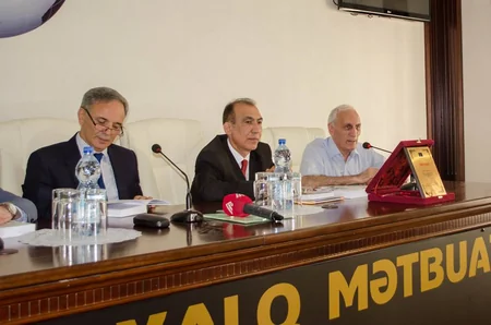 Akif Təvəkküloğlunun həmmüəllifi olduğu kitabın təqdimatı keçirilib