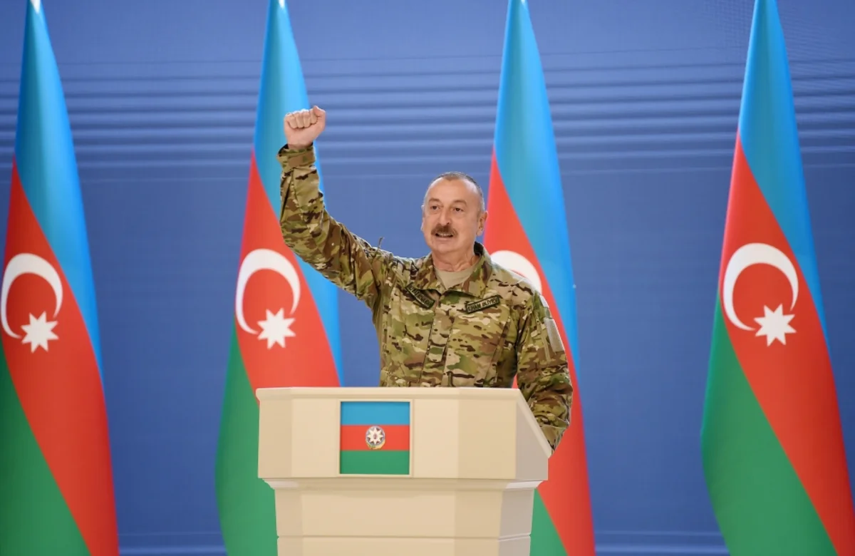 İlham Əliyev: Sülh müqaviləsinə hazırlıq işləri getməlidir