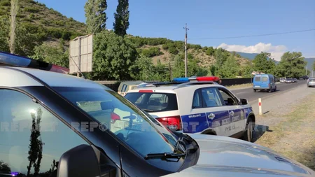 Şəkidə İnkassator və VAZ toqquşub, xəsarət alanlar var