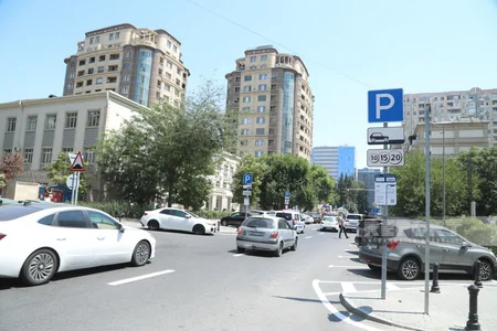 Bakıda ödənişli parklanma necə təşkil edilir?