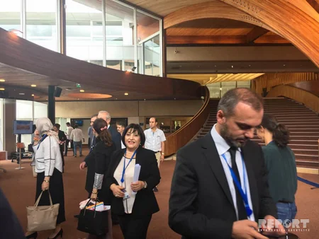 Avropa Şurasında qaçqın və məcburi köçkünlərə həsr edilmiş canlı kitabxana təşkil edilib