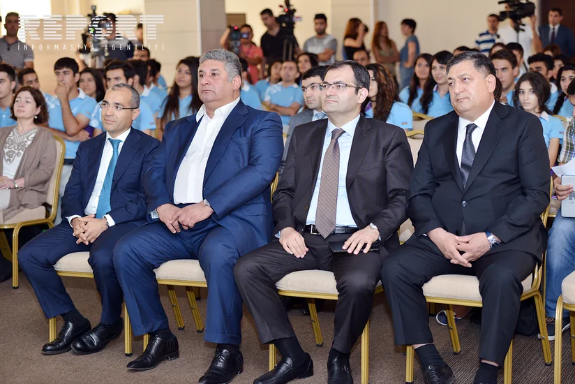 “Bakı 2015”də iştirak edən könüllülərə veriləcək təşəkkürnamələrin təqdimatı keçirilib - ƏLAVƏ OLUNUB - FOTO