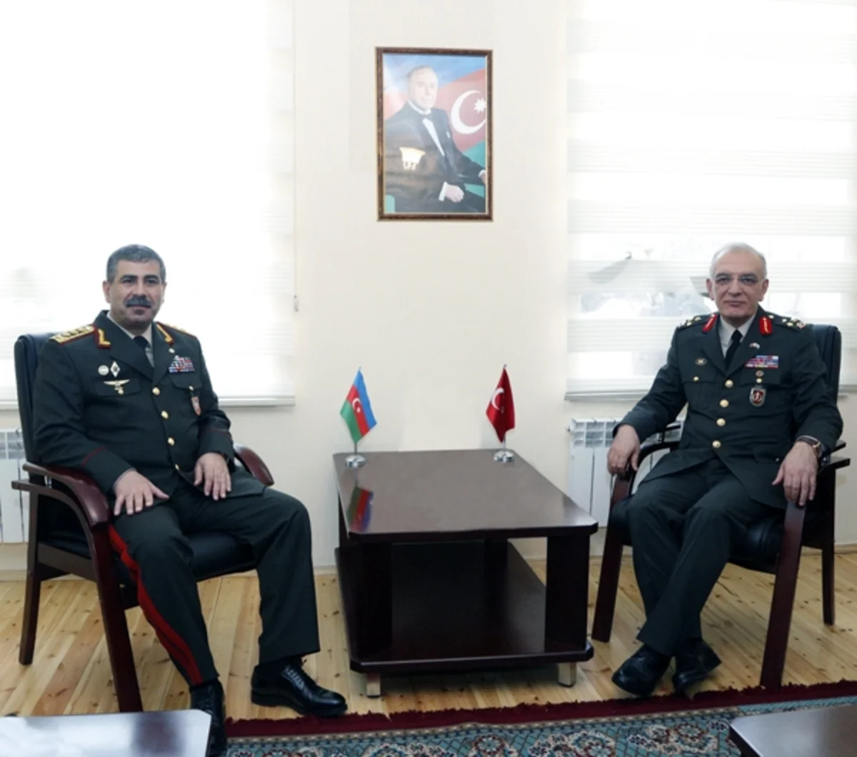 ​Zakir Həsənov Türkiyə Silahlı Qüvvələrinin tibb komandanı ilə görüşüb