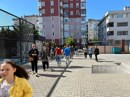 Türkiyədə seçki məntəqələrində izdiham müşahidə olunur - REPORTAJ