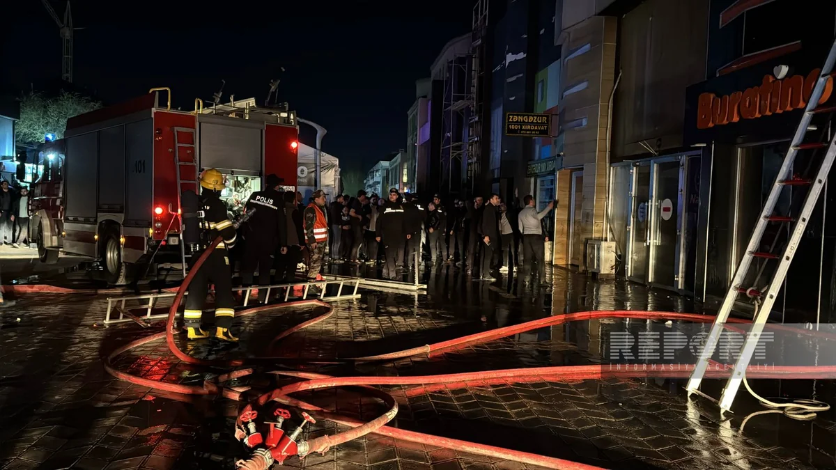 Sumqayıtda ticarət mərkəzindəki yanğın söndürülüb – YENİLƏNİB 2