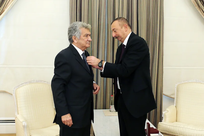 President Ilham Aliyev presents “Istiglal” Order to People's Artist Rauf Abdullayev