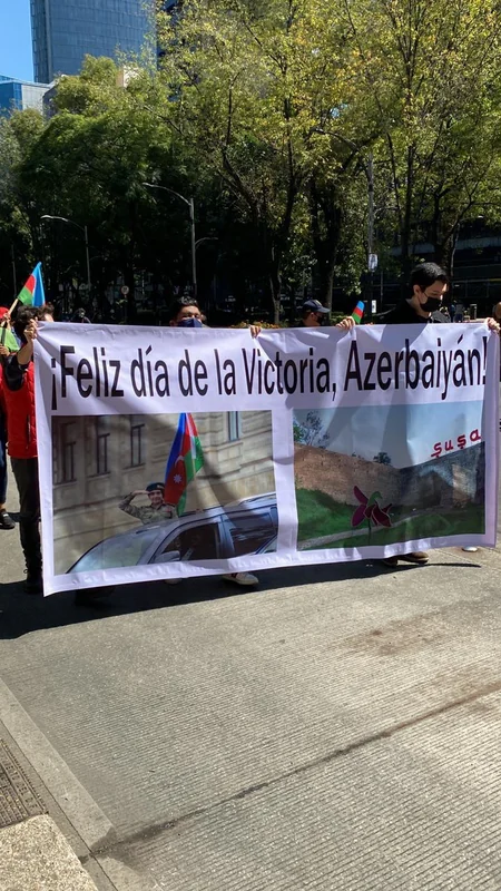 Azərbaycanın Zəfər Günü münasibətilə Meksikada yürüş keçirilib