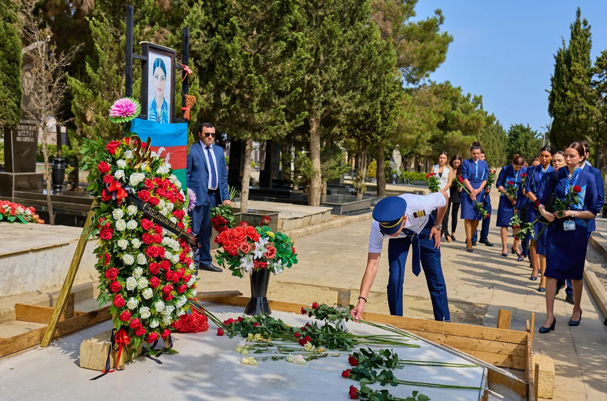AZAL management and staff honor memory of Azerbaijan’s National Hero Hokuma Aliyeva