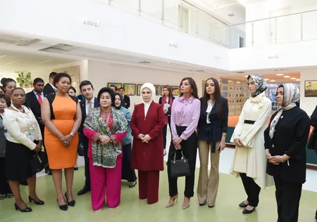​Azərbaycanın birinci xanımı Antalyada Əlillərin Bərpa Mərkəzi ilə tanış olub