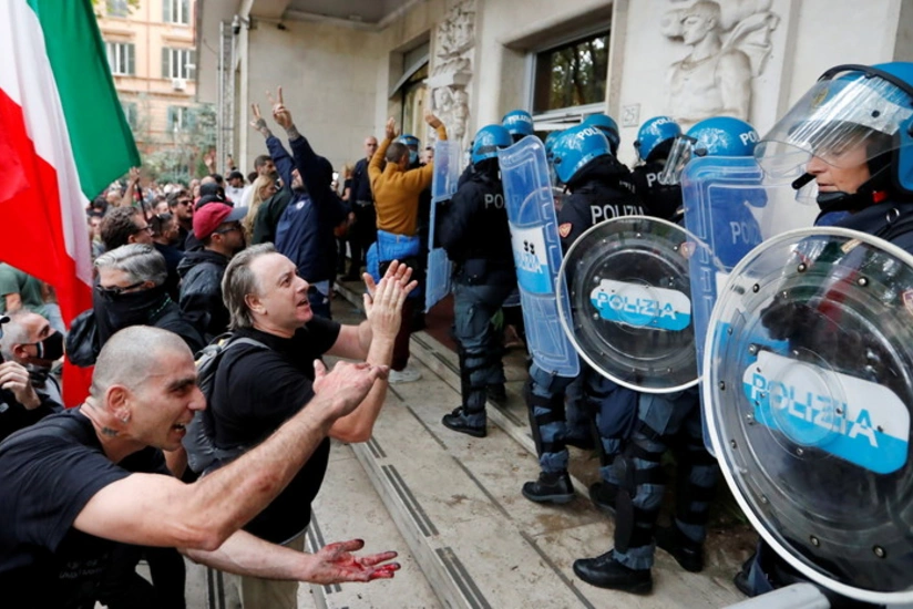Nearly 40 police officers injured during protests in Rome