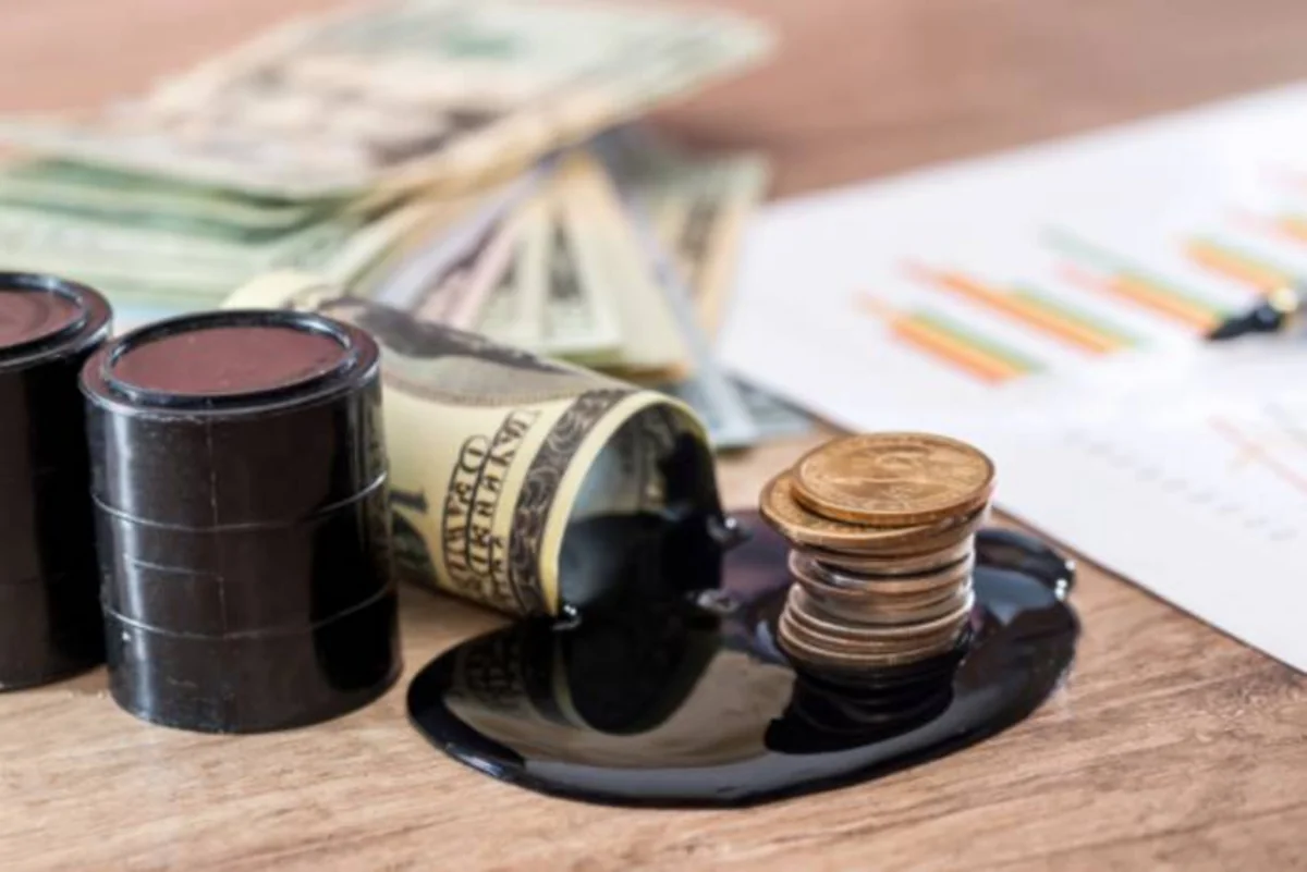 Oil prices rise by over 1%