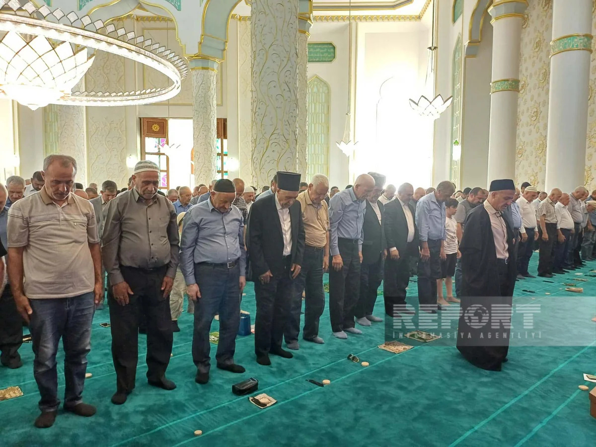 Naxçıvanda bayram namazı qılınıb