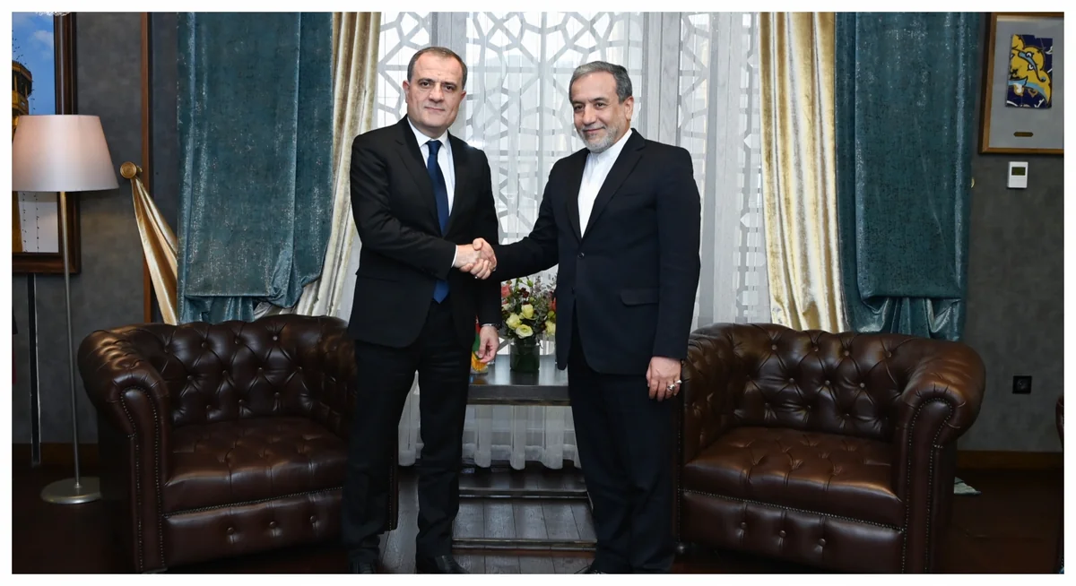 Azerbaijani, Iranian FMs mull joint initiatives and projects in Mashhad