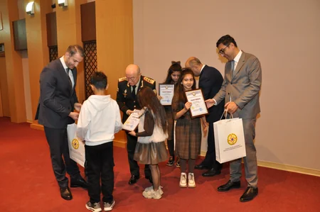 “Fövqəladə hallar uşaqların gözü ilə” müsabiqəsinin qalibləri mükafatlandırılıb