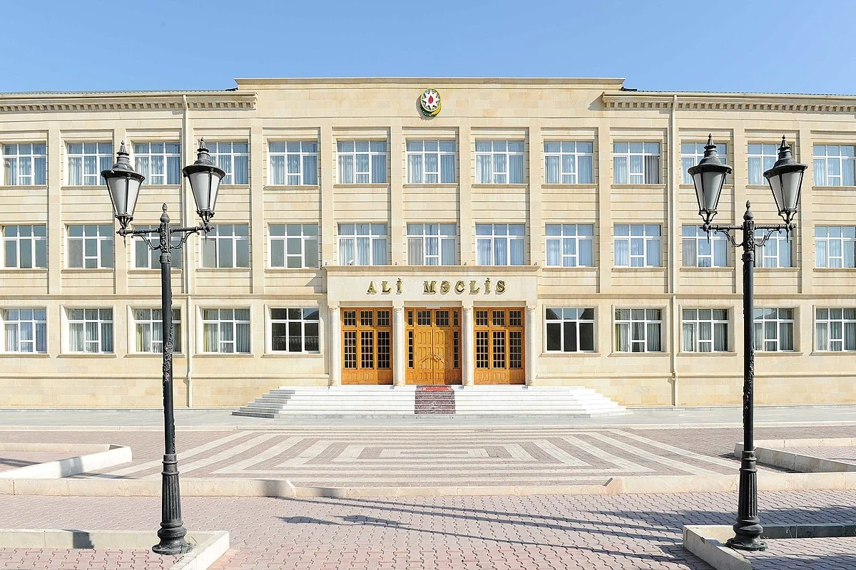 Vasif Talıbov şöbə müdirini işdən çıxardı