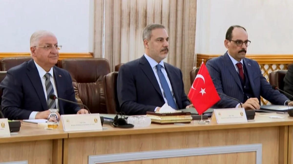 Türkiyə hərbi-siyasi rəhbərliyinin iştirakı ilə Bağdadda təhlükəsizlik zirvəsi başlayıb