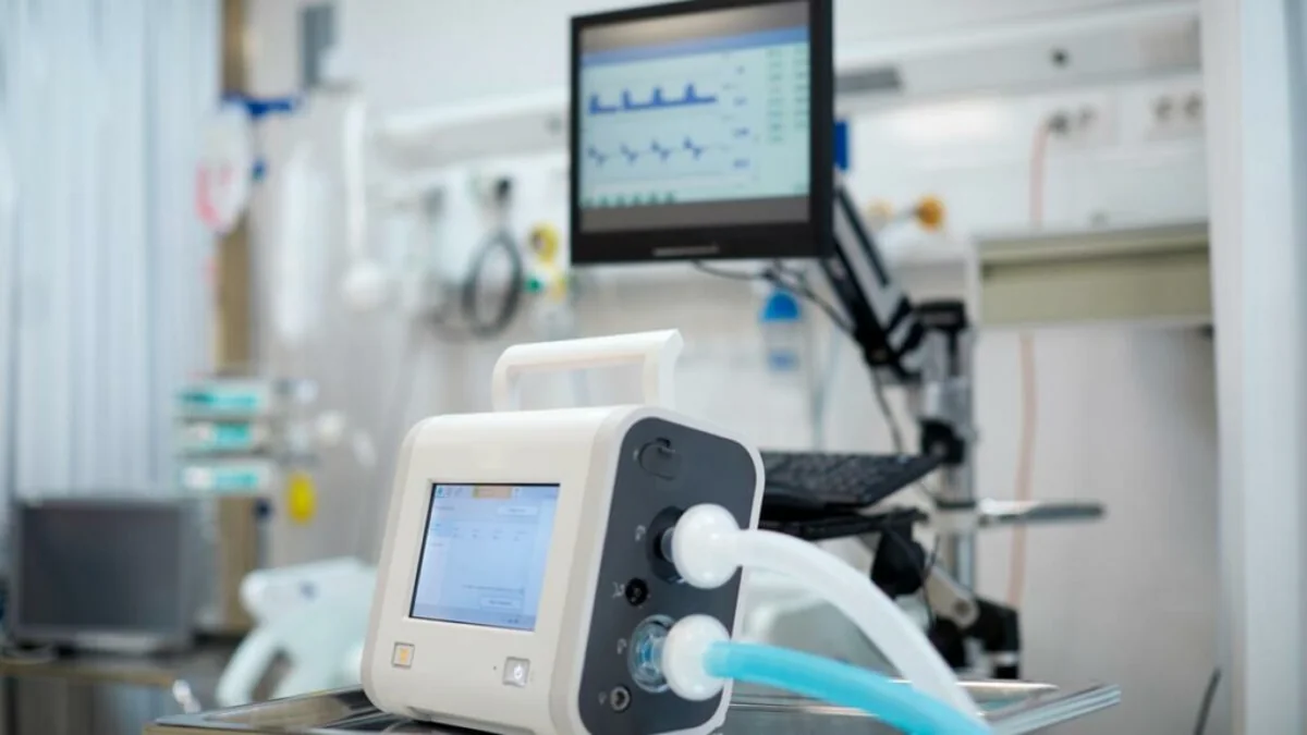 Qənirə Paşayeva süni nəfəs aparatına qoşulub