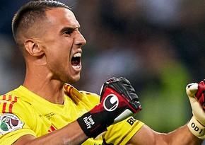 Odysseas Vlachodimos joins Sevilla on season-long loan