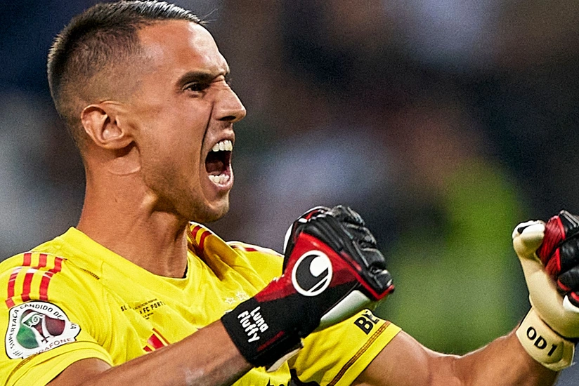 Odysseas Vlachodimos joins Sevilla on season-long loan