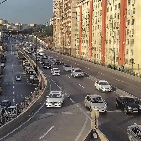 Bakının bir sıra yollarında tıxac yaranıb