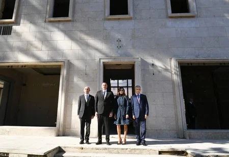 İlham Əliyev və Mehriban Əliyeva Romada Azərbaycan Mədəniyyət Mərkəzi üçün nəzərdə tutulan bina ilə tanış olublar