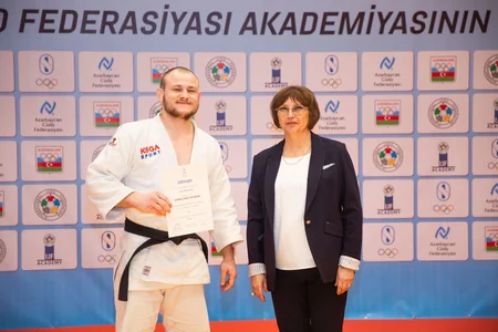 IJF Akademiyasının proqramında iştirak edən məşqçilərə sertifikatlar təqdim olunub