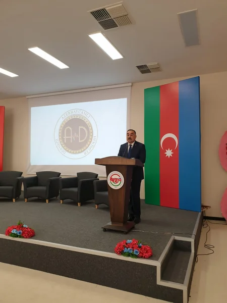 Səhiyyə naziri Türkiyədə işləyən azərbaycanlı həkimlərlə görüşüb