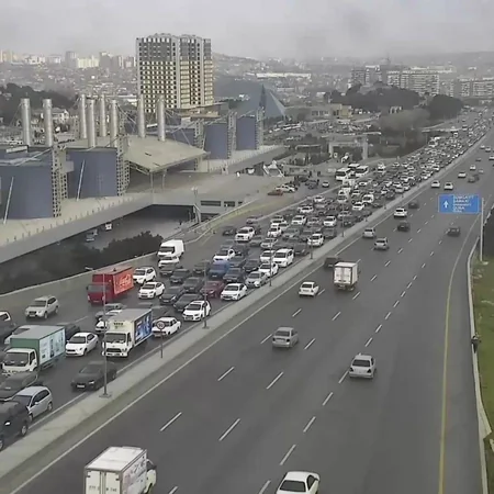 Bakının bir sıra yollarında tıxac var – SİYAHI