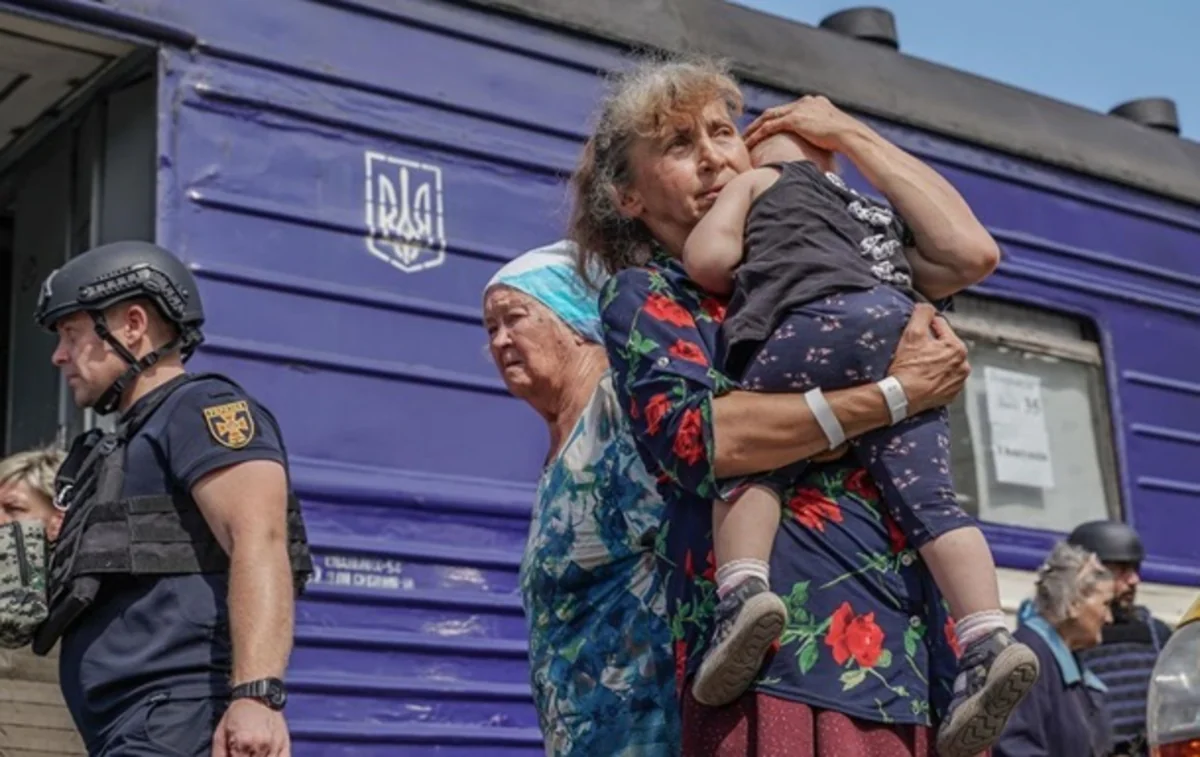 Эвакуация семей с детьми объявлена из 14 населенных пунктов Донецкой области Украины