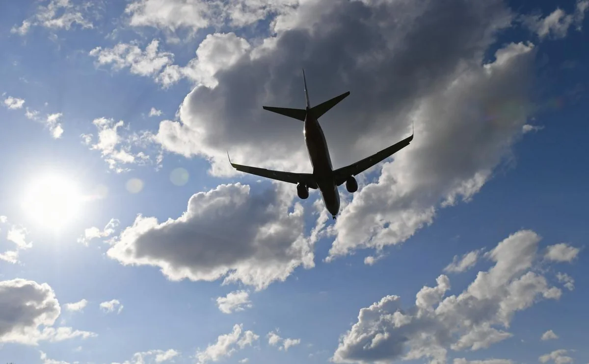 Tourist plane crash in Kenya kills 11 on board