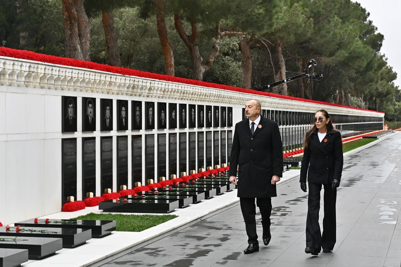 President Ilham Aliyev visits Alley of Martyrs
