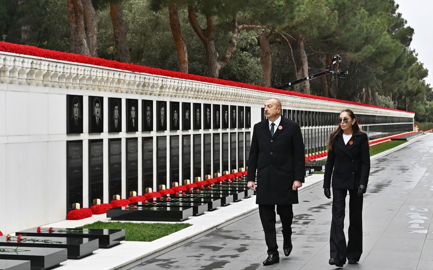 Prezident İlham Əliyev Şəhidlər xiyabanını ziyarət edib