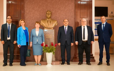 Həştərxanda Heydər Əliyevin 100 illik yubileyinə həsr olunan “dəyirmi masa” keçirilib