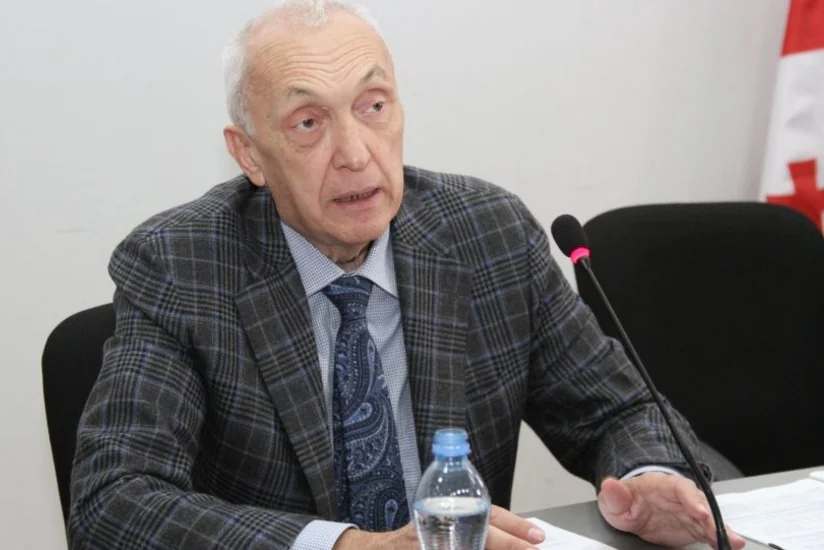 Virusa yoluxan Gürcüstanın baş infeksionistinin vəziyyəti ağırlaşıb