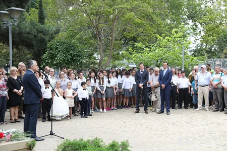 Doroxin: Rus şairi Aleksandr Puşkinin Bakıdakı abidəsi Azərbaycan-Rusiya dostluğunun simvoludur - FOTO