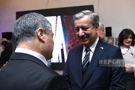 Heydər Əliyev Mərkəzində “Özbəkistanın mədəni irsi dünya külliyyatında” kitabının təqdimatı olub