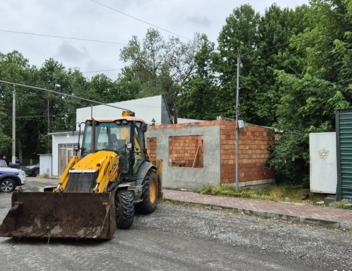 İsmayıllıda qanunsuz tikili sökülüb