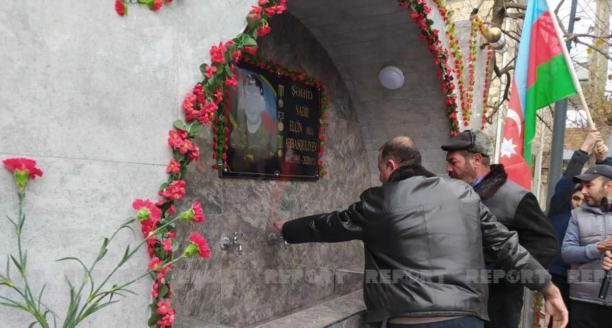 Gəncədə Vətən müharibəsi şəhidinin adına inşa olunan bulağın açılışı olub