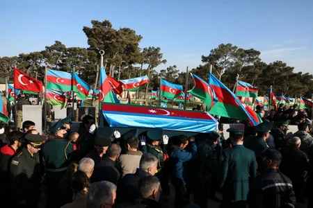 Погибшие при крушении вертолета похоронены на II Аллее шехидов