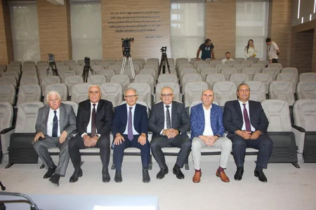 Jurnalistikaya qəbul olmaq istəyənlər qabiliyyət imtahanı verib