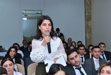 Təhsil naziri Sabirabadda gənc müəllimlərlə görüşüb