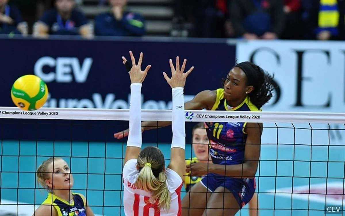 CEV voleybol yarışlarını dayandırdı