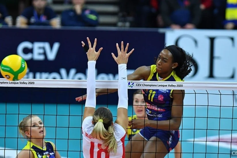 CEV voleybol yarışlarını dayandırdı