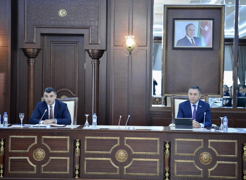 Azərbaycan Mərkəzi Bankının rəhbəri deputatların suallarını cavablandırıb
