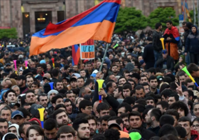 Ermənilər Rusiyanın Yerevandakı səfirliyi qarşısına yürüş edəcəklər