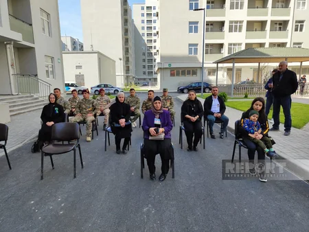 Şəhid ailələri və müharibə əlillərinə daha 100 mənzil və fərdi ev verilib
